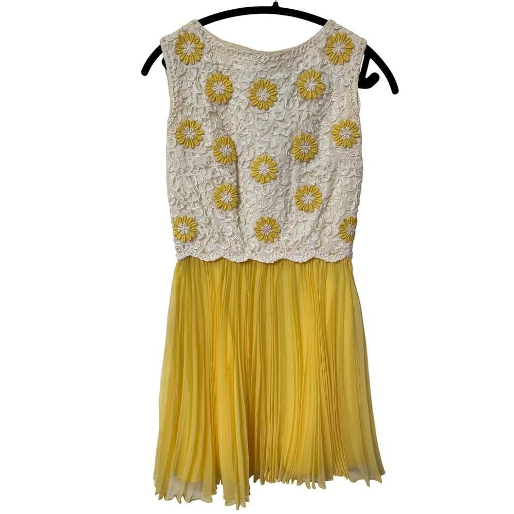 Vintage 60s Daymor Original Yellow Daisy Lace Pleated Mod Dress Size 11 ILGWU